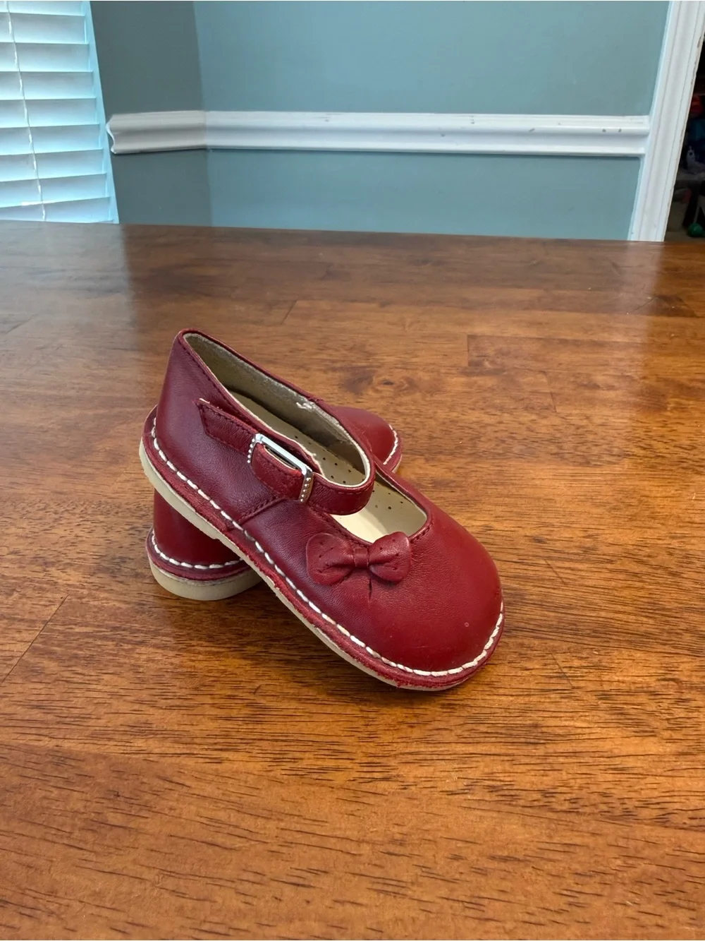 L'Amour Iris Red Leather Double Bow Mary Jane Shoes Toddler measures 7 classic